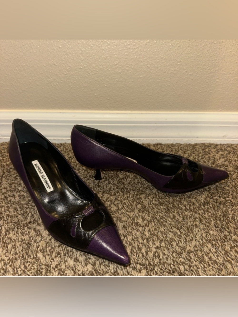 NWT Manolo Blahnik Purple and Black Leather Pointed Pumps